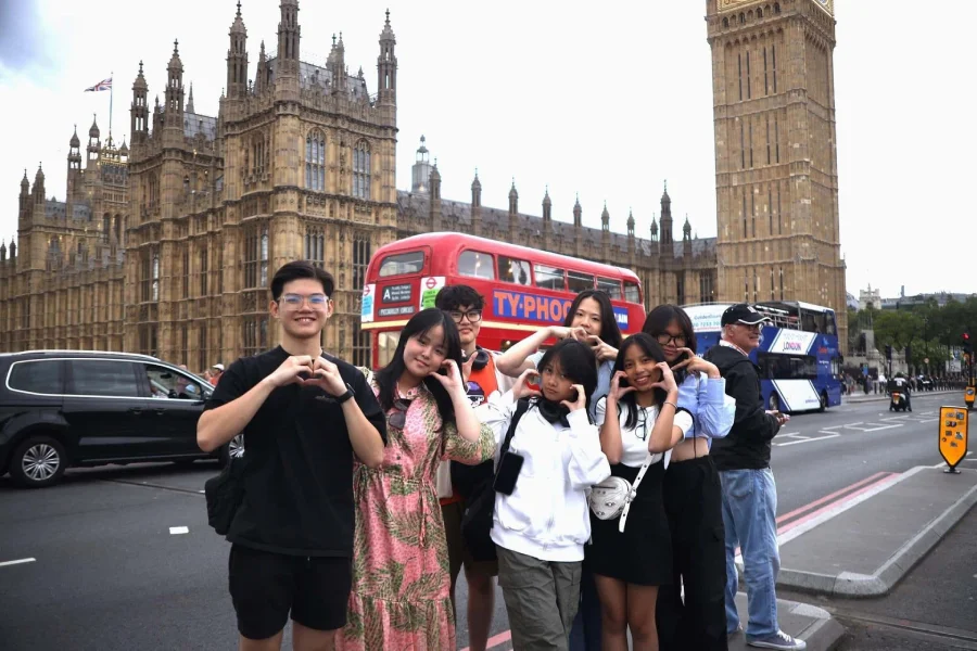 Trại hè hướng nghiệp Career Insights tại London